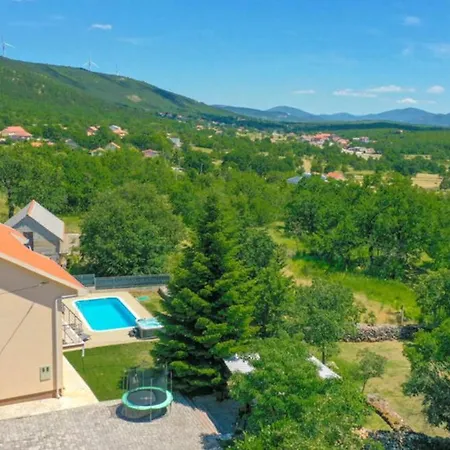 Villa Beautiful Anatea With Pool In Makarska