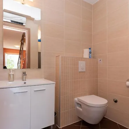 Villa Beautiful Anatea With Pool In Makarska *