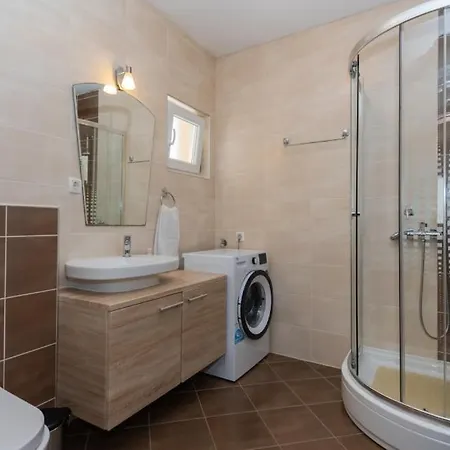 Beautiful Anatea With Pool In Makarska *