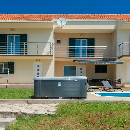 ヴィラ Beautiful Anatea With Pool In Makarska *