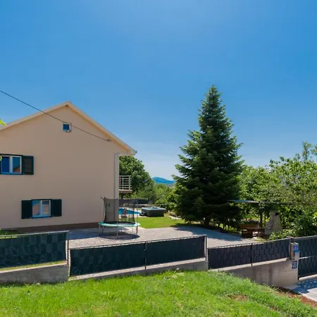 Beautiful Anatea With Pool In Makarska Cista Provo